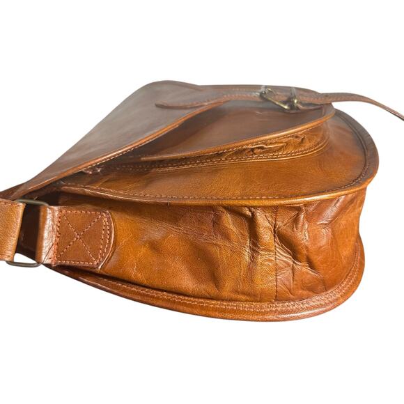 Tan Leather Saddle Crossbody Bag Flap Buckle Closure Western Style handmade - Picture 6 of 14